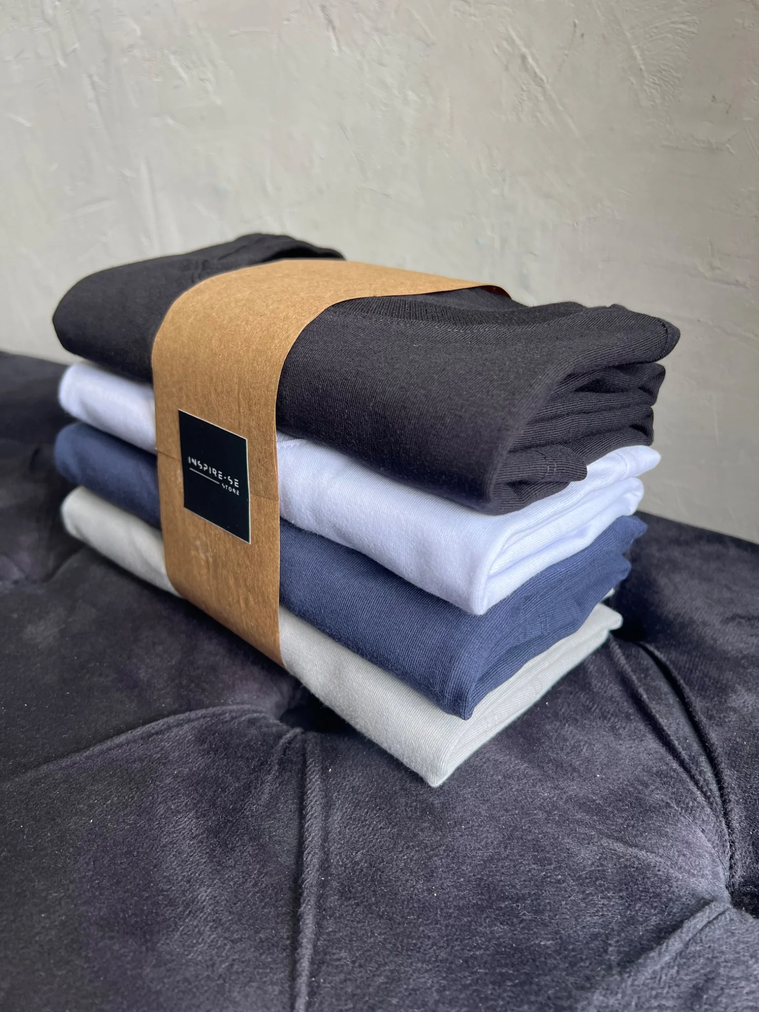 Quatro camisetas da linha Alquimia